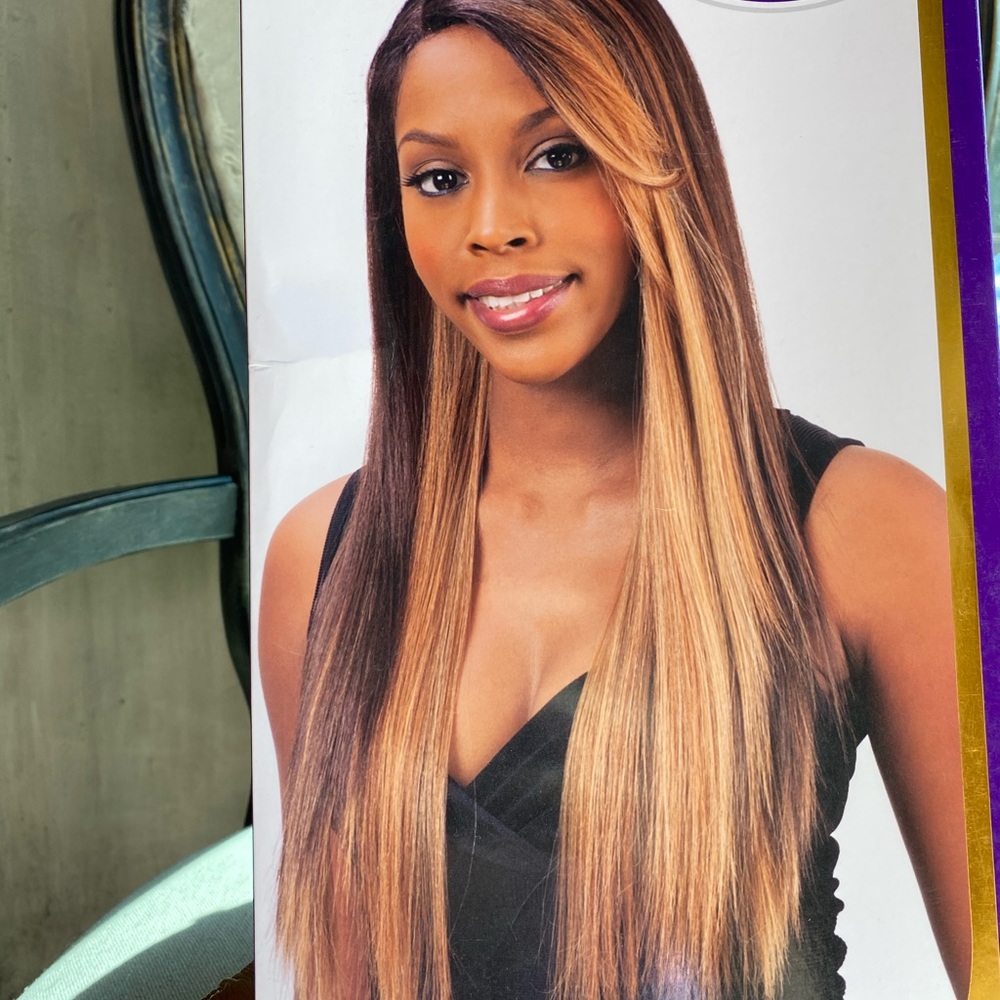 Freetress Lace Front Simply Wig